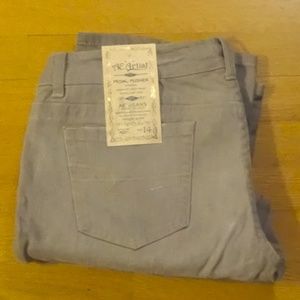 AE Artist Pedal Pusher "Capri" Jeans - 14